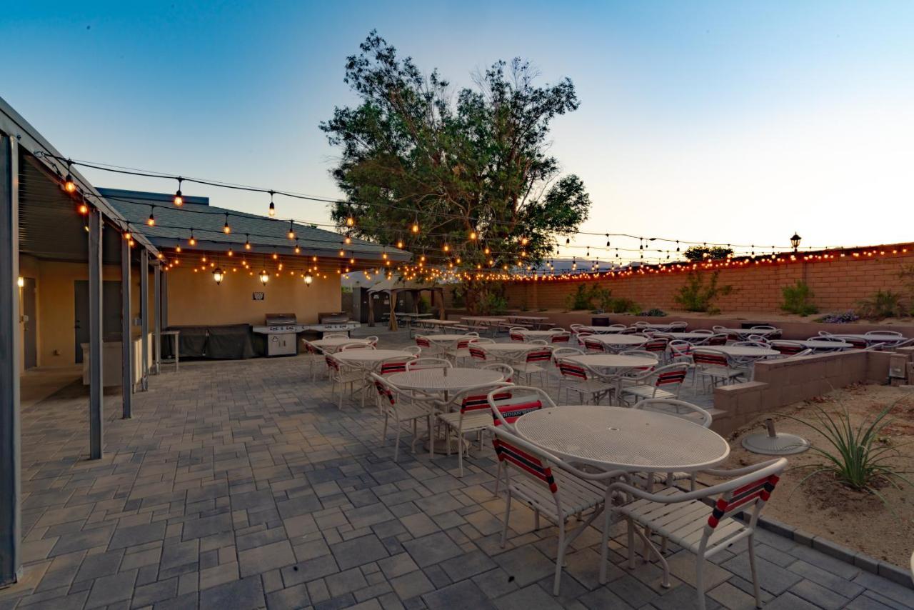 Indian Wells Rv Resort Indio Bagian luar foto