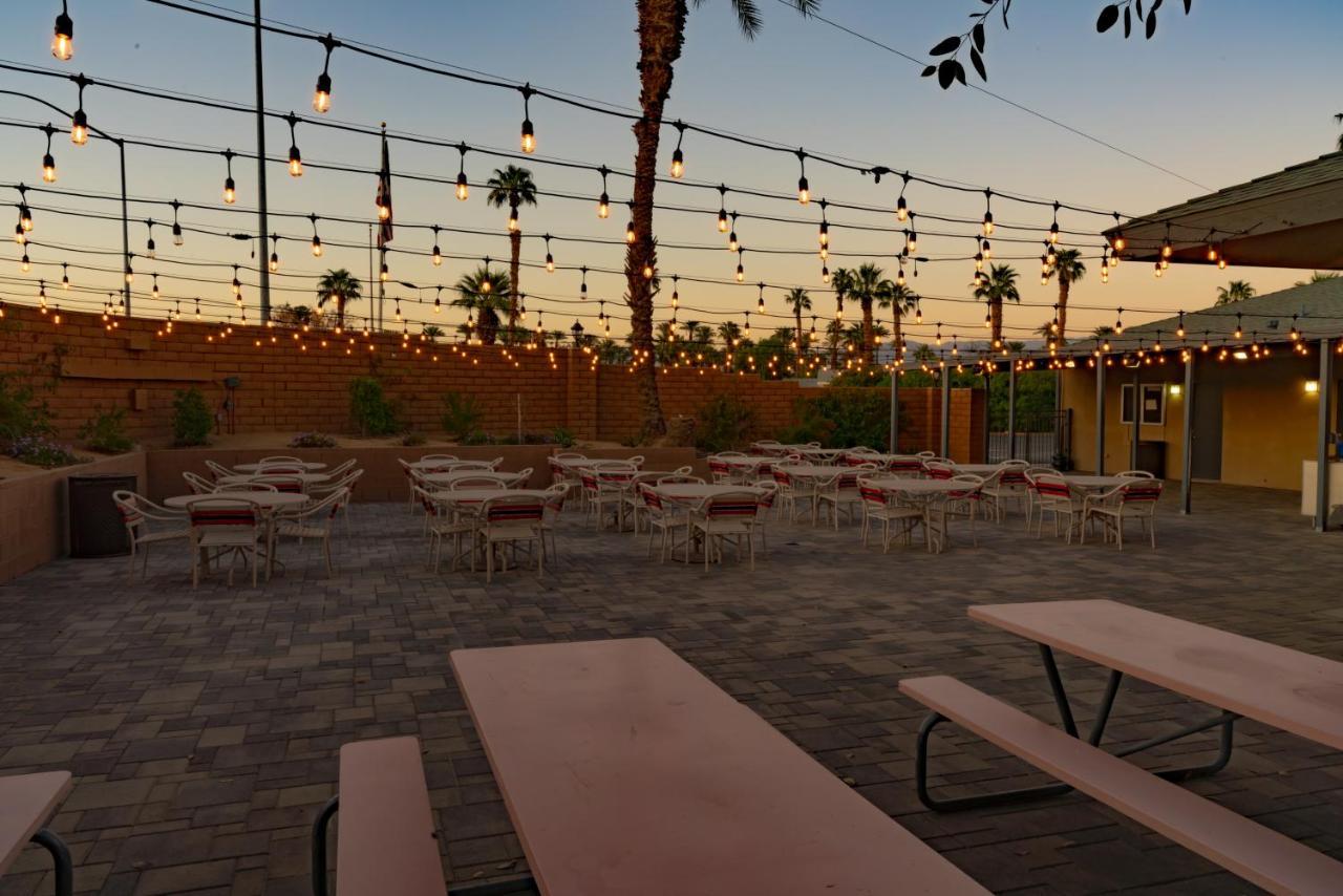 Indian Wells Rv Resort Indio Bagian luar foto